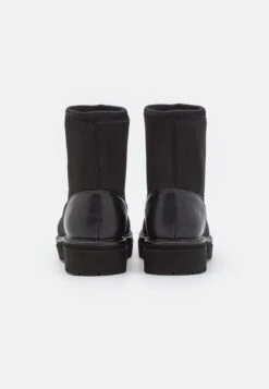 Stivaletti Con PlateauBlack Donna Stivaletti EVC11N02I-Q11 11 Stivaletti Con PlateauBlack Donna Stivaletti EVC11N02I-Q11 -Even&Odd 13a60cc553cd4a92824db7a4962ded5d