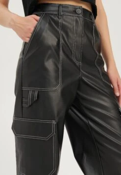 Even&Odd Pantaloni CargoBlack Donna Pantaloni EV421A0DQ-Q11 11 Even&Odd Pantaloni CargoBlack Donna Pantaloni EV421A0DQ-Q11 -Even&Odd 425e0606b8ab4a21ab7bb520f64fc1e8