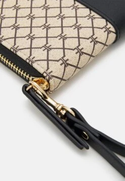 Even&Odd PortafoglioBlack Donna Portafogli E Portachiavi EV451F04H-Q11 11 Even&Odd PortafoglioBlack Donna Portafogli E Portachiavi EV451F04H-Q11 -Even&Odd 49fd37297a504945b6f237e2e91d46ca