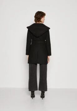 Even&Odd Cappotto CortoBlack Donna Cappotti EV421U03C-Q11 10 Even&Odd Cappotto CortoBlack Donna Cappotti EV421U03C-Q11 -Even&Odd 4e926894be9a4c9aa87608505e715a9d