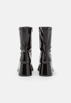 Even&Odd Stivaletti Con PlateauBlack Donna Stivaletti EV411N0IH-Q11 -Even&Odd 5f7f291fb269488181164779b52acef4