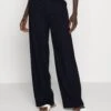 Wide Leg TrousersPantaloniDark Blue Donna Pantaloni EVI21A01H-K11 2 Wide Leg TrousersPantaloniDark Blue Donna Pantaloni EVI21A01H-K11 -Even&Odd 682a0193b36549ad96b36da9f66de38c