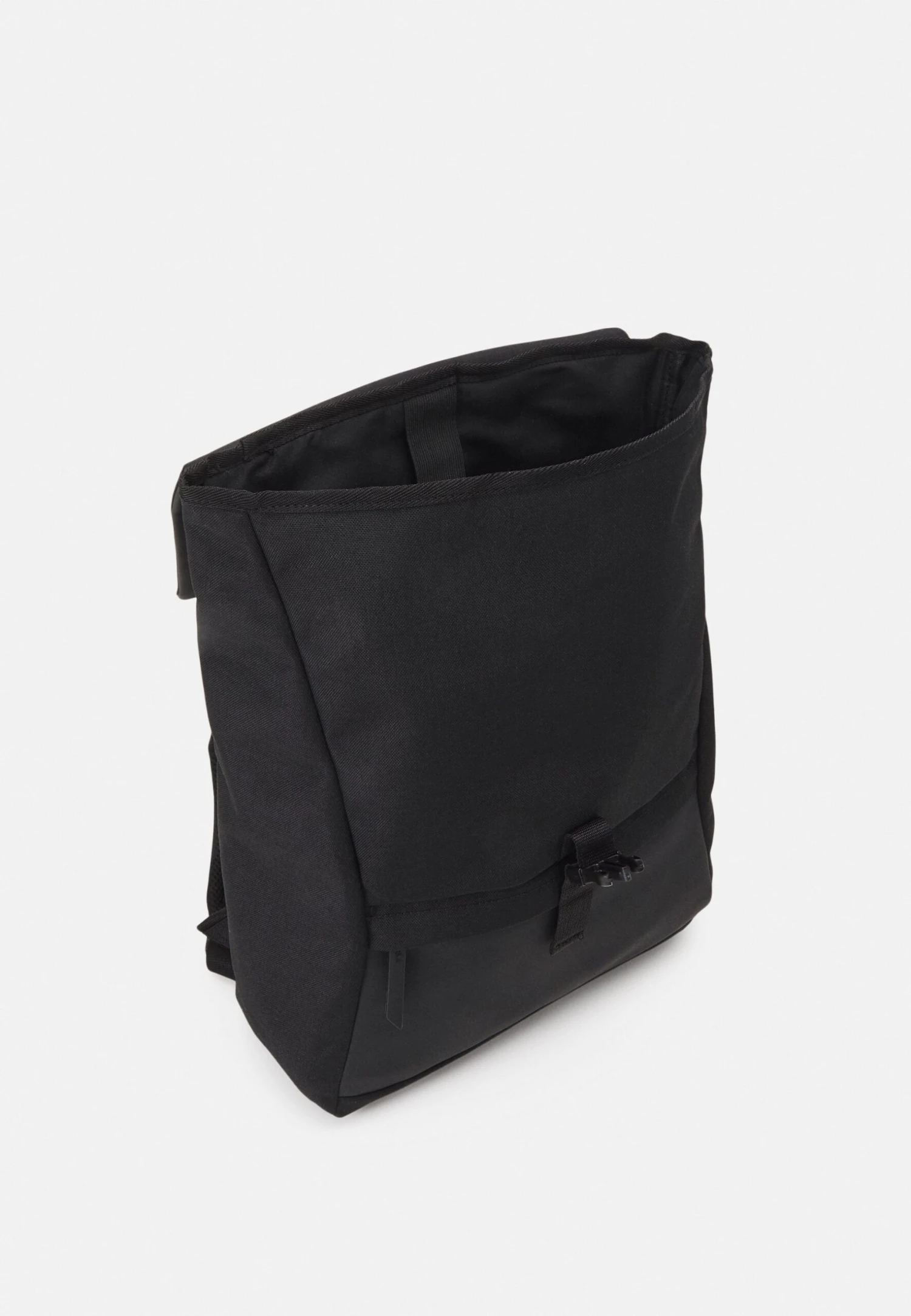 Even&Odd ZainoBlack Donna Borse EV451Q04H-Q11 5 Even&Odd ZainoBlack Donna Borse EV451Q04H-Q11 - immagine 3