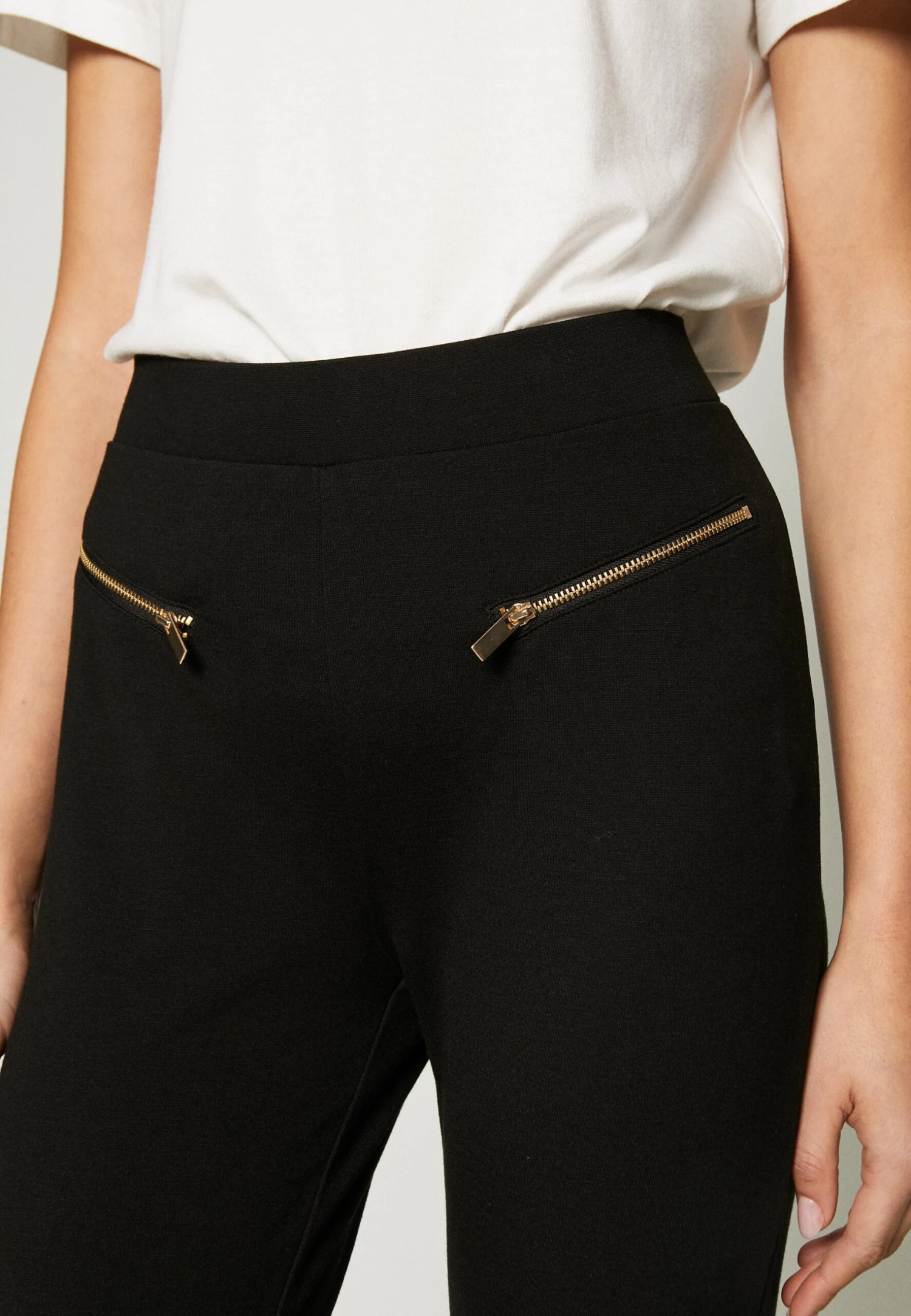 Even&Odd Zip Punto LeggingsLeggingsBlack Donna Pantaloni EV421A07Z-Q11 7 Even&Odd Zip Punto LeggingsLeggingsBlack Donna Pantaloni EV421A07Z-Q11 - immagine 5