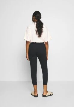 Slim Fit JoggersPantaloni SportiviBlack Donna Pantaloni EVF21A00Q-Q11 -Even&Odd 88357777fae94ec395861c4dd00b57d8