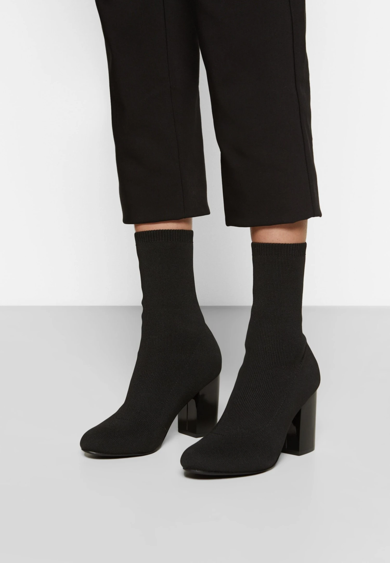 Even&Odd Stivaletti Con TaccoBlack Donna Stivaletti EV411N03E-Q12 5 Even&Odd Stivaletti Con TaccoBlack Donna Stivaletti EV411N03E-Q12 - immagine 3