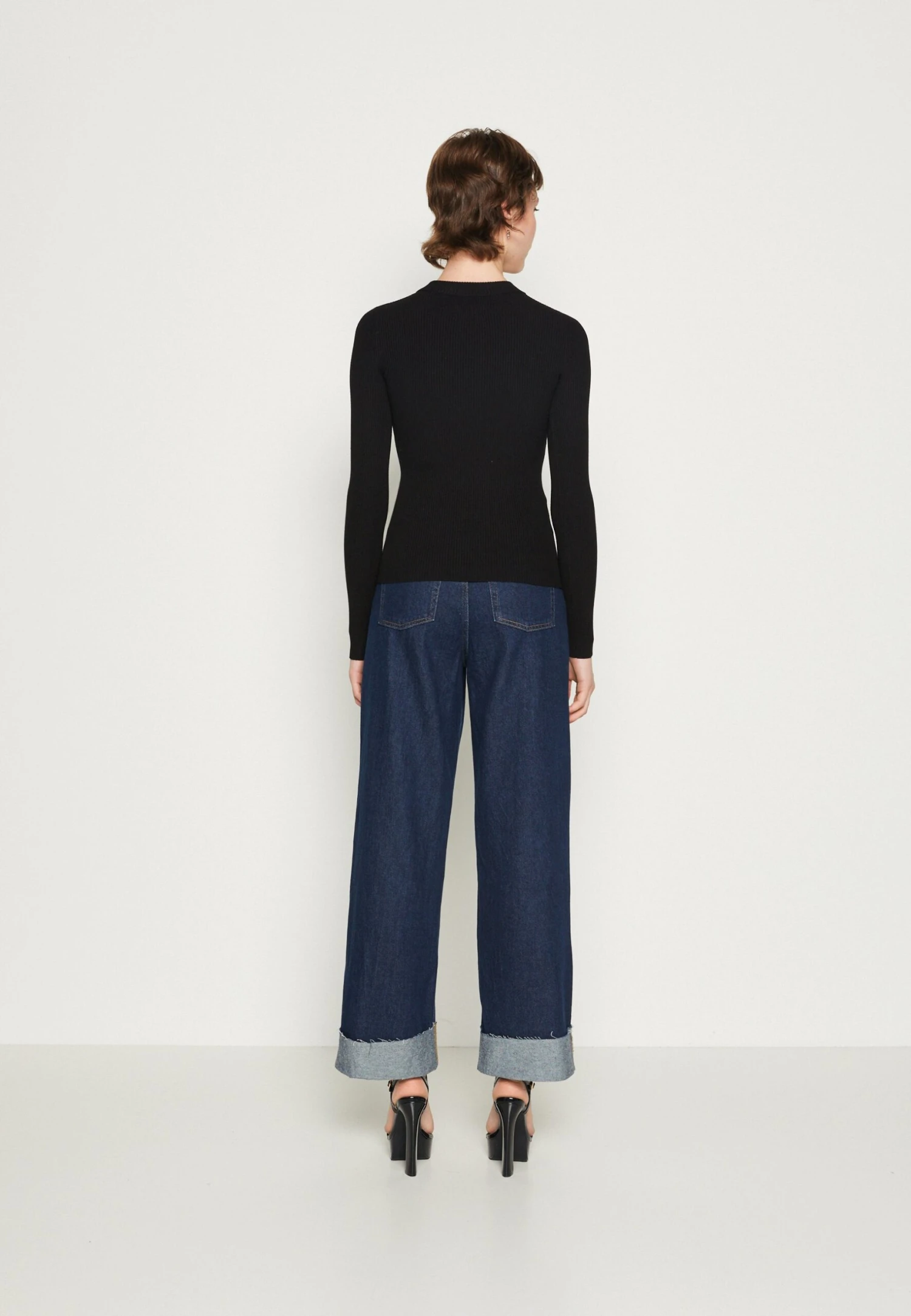 Even&Odd MaglioneBlack Donna Maglieria EV421I0HE-Q11 5 Even&Odd MaglioneBlack Donna Maglieria EV421I0HE-Q11 - immagine 3