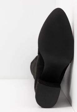 Even&Odd Stivali Sopra Il GinocchioBlack Donna Stivali EV411A0I1-Q11 -Even&Odd bb9d9992a2994f2a94a081841a86127c