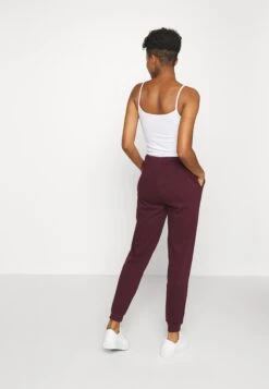 Even&Odd Regular Fit Jogger With Contrast - Pantaloni Sportivi - Dark Red -Even&Odd dd4279dc2d574a04941ec662baa4c307
