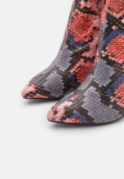 Even&Odd Stivali Con I TacchiRed Donna Stivali EV411A0LK-G11 -Even&Odd e2b399afa2a14f289d33f839df5ffcf2