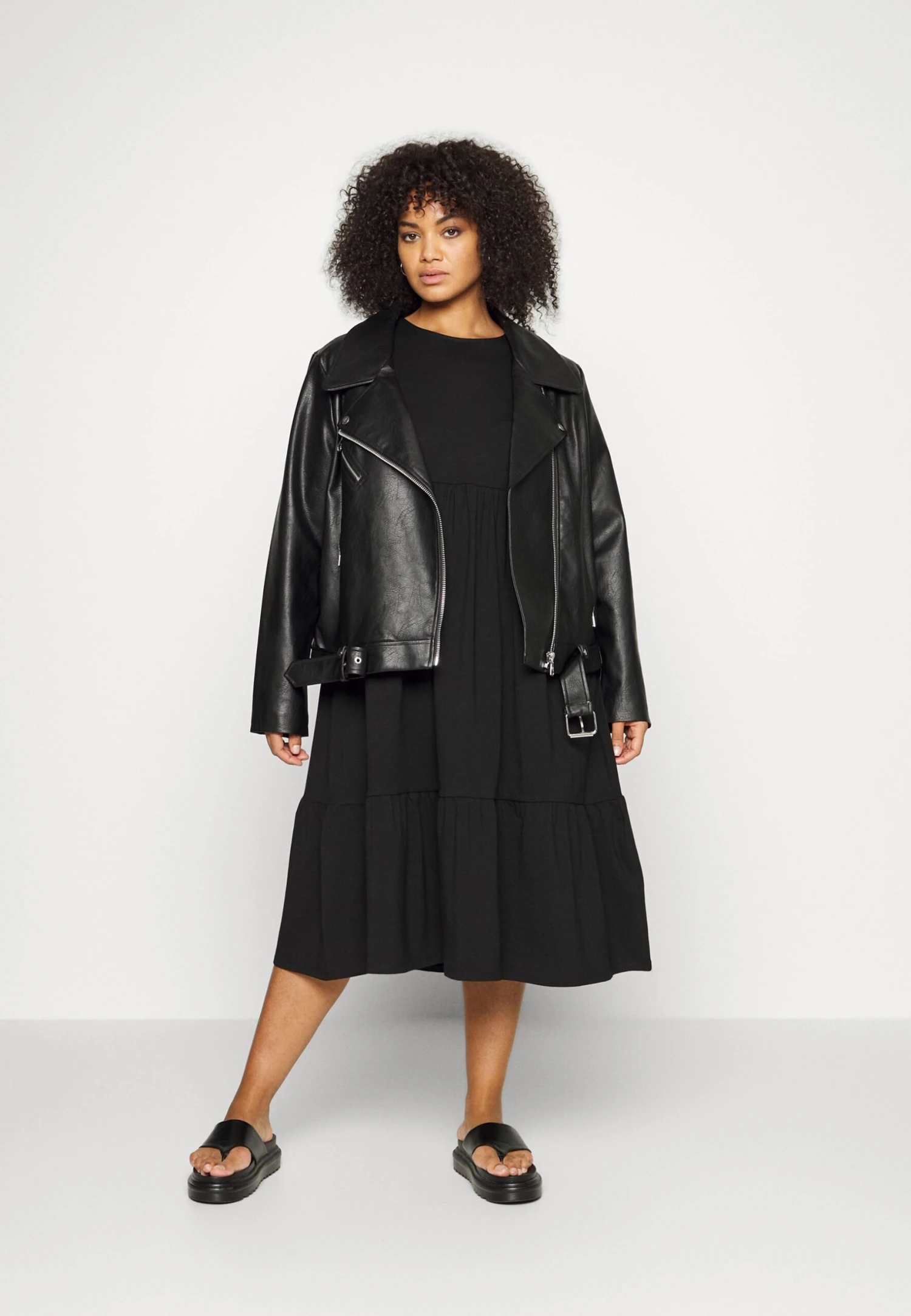 Vestito Di MaglinaBlack Donna Vestiti EVB21C035-Q11 4 Vestito Di MaglinaBlack Donna Vestiti EVB21C035-Q11 - immagine 2